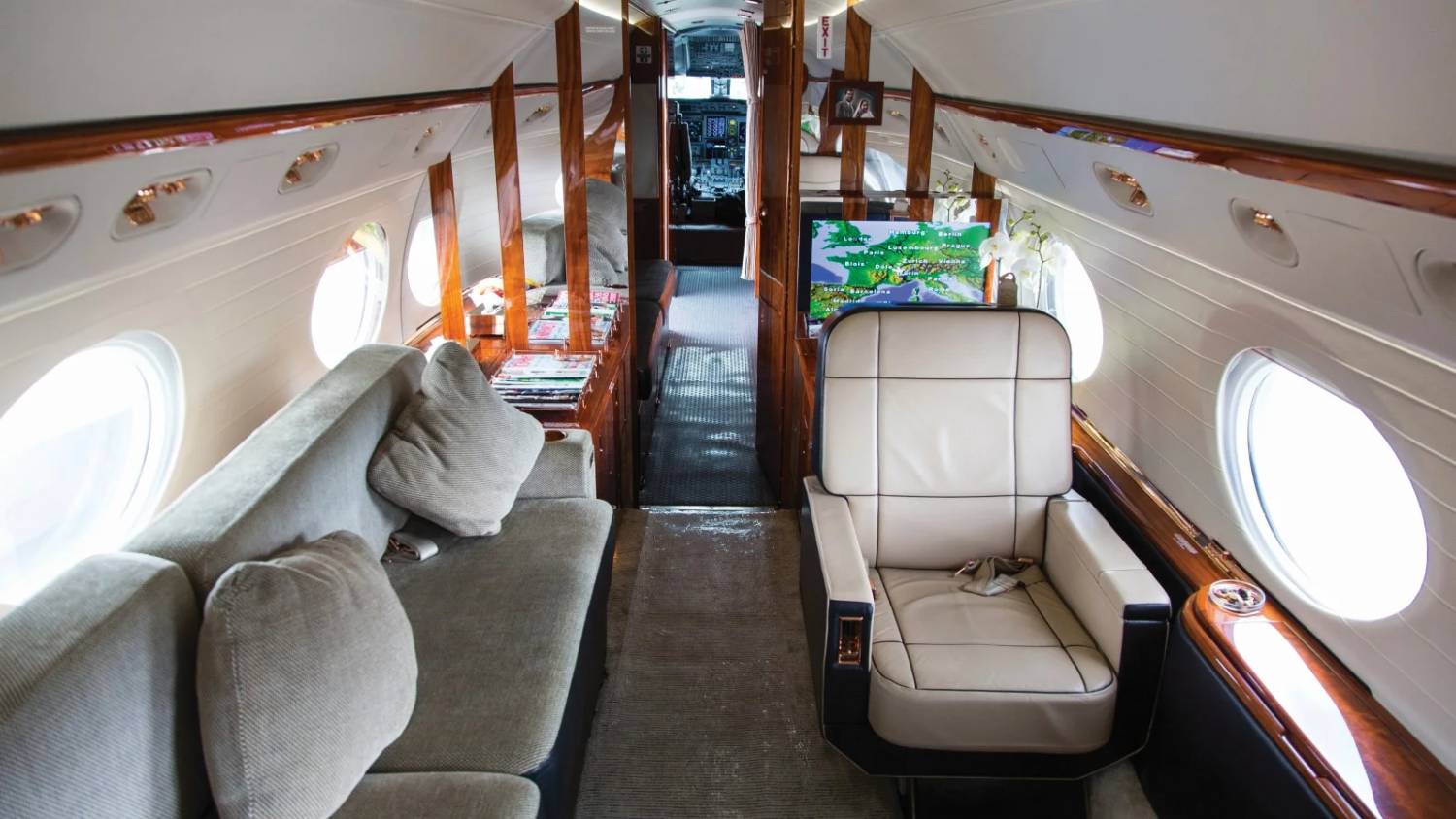 GULFSTREAM IV