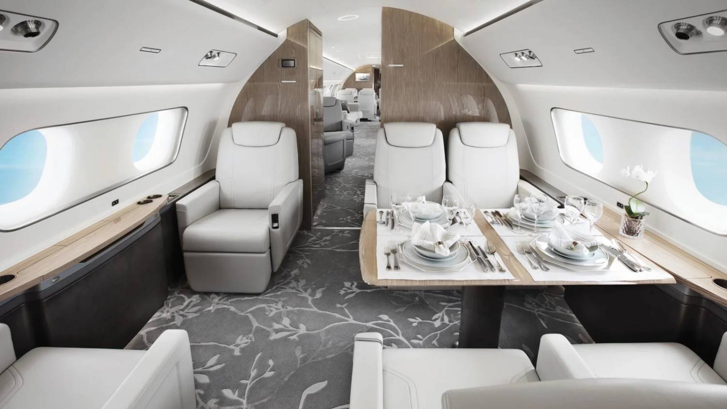 EMBRAER LINEAGE 1000